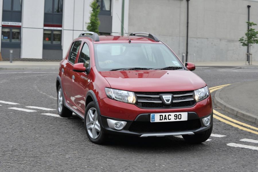  Dacia Sandero Stepway 2013 года  (UK) (фото 28 из 37)